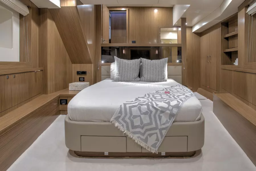 Sirena 58 Coupe Forward Master