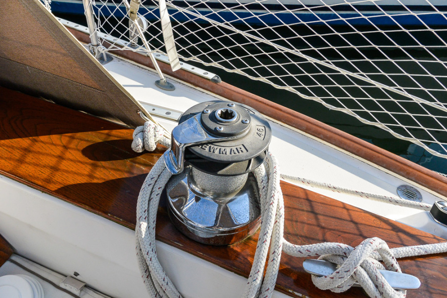 winch port cockpit 