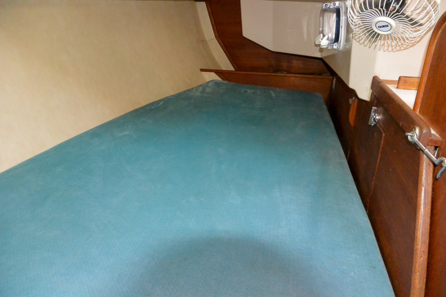 berth aft of nav station