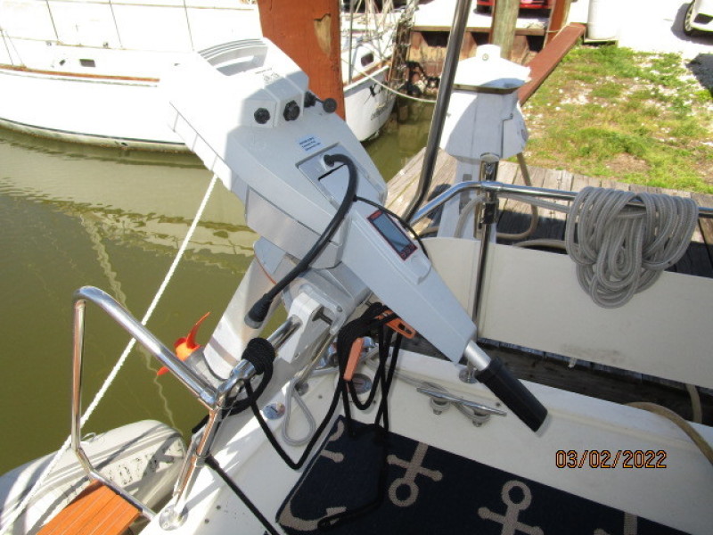40' Hatteras tender outboard