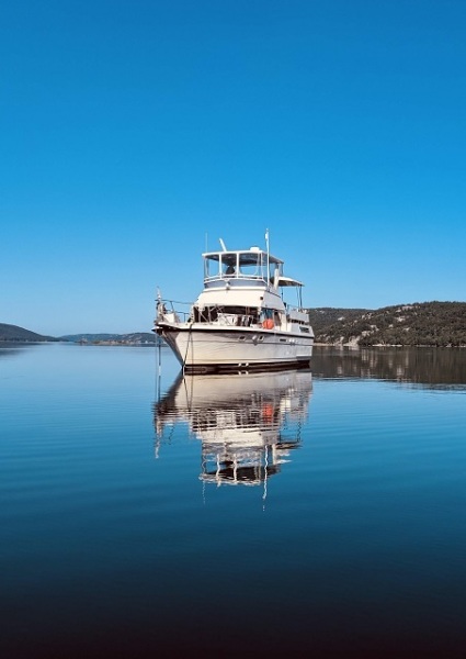 40' Hatteras port forward profile1