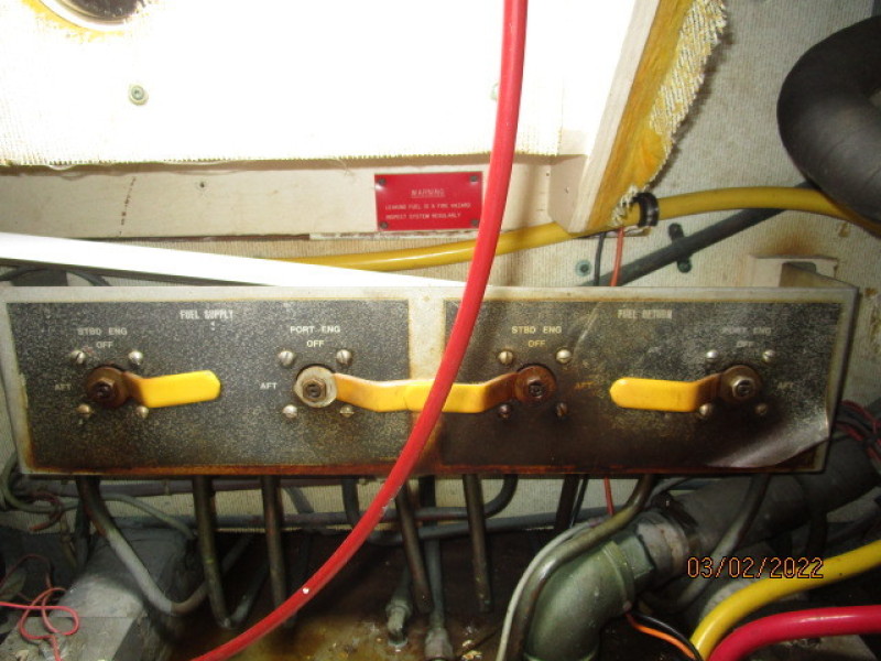 40' Hatteras fuel manifold