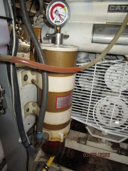 40' Hatteras port Racor fuel filter