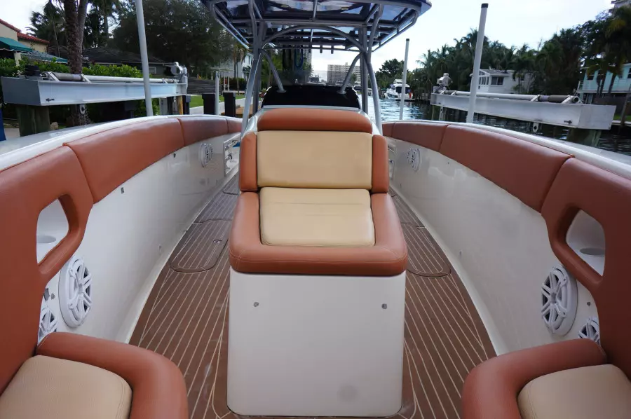 Center Console Forward Lounger