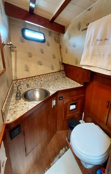 1087 Dorcas Ann Guest Head Wide