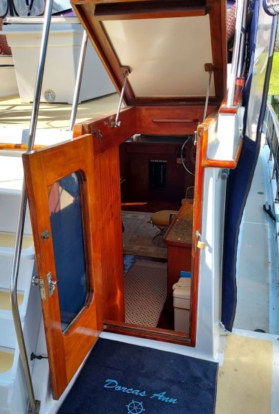 1041 Dorcas Ann Companionway