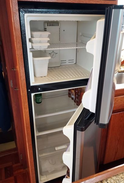1060 Dorcas Ann Refrigerator