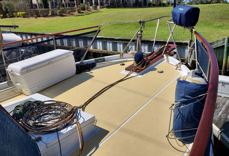 1005 Dorcas Ann Foredeck