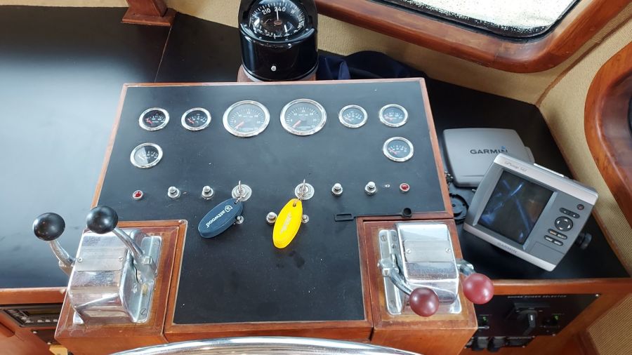 1048 Dorcas Ann Lower Helm Controls