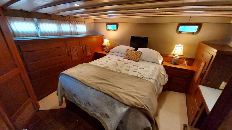 1979 DeFever Flushdeck