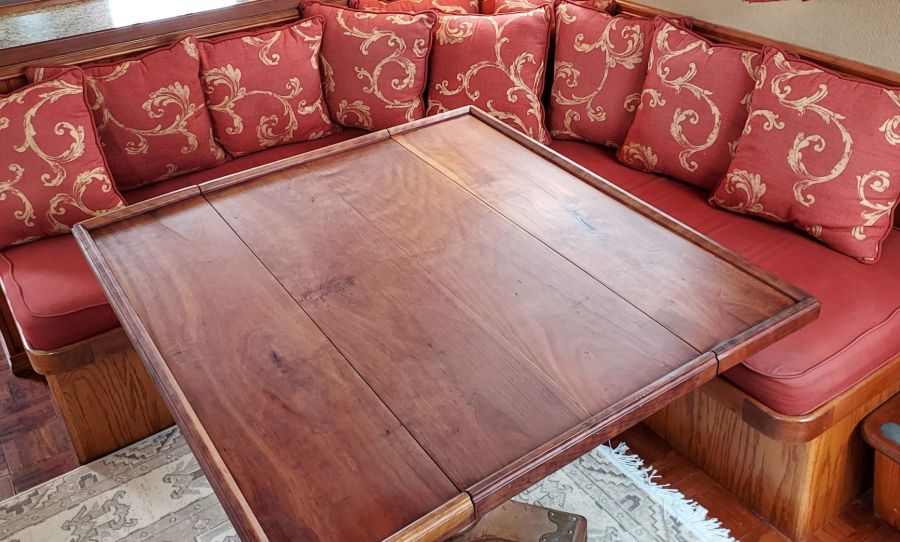 1073 Dorcas Ann Salon Table