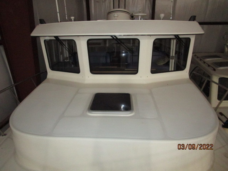 34' American Tug foredeck aft