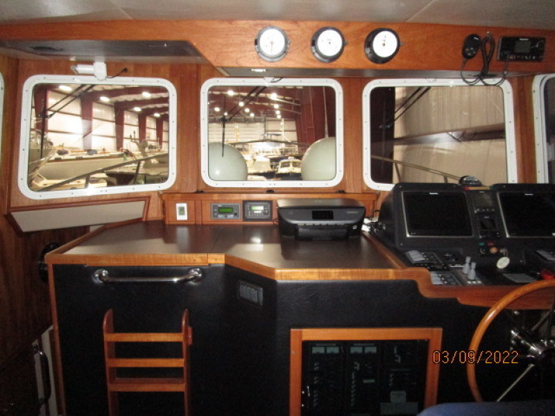 34' American Tug pilothouse forward