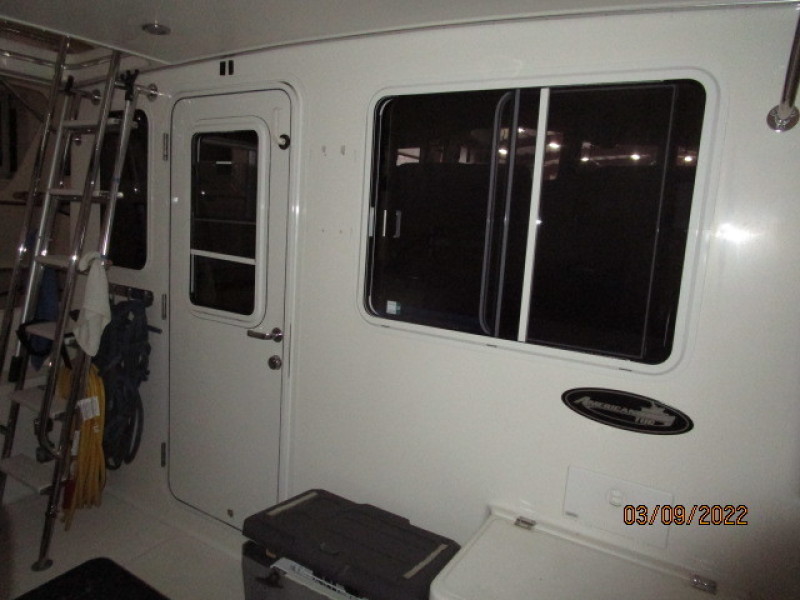 34' American Tug aftdeck forward