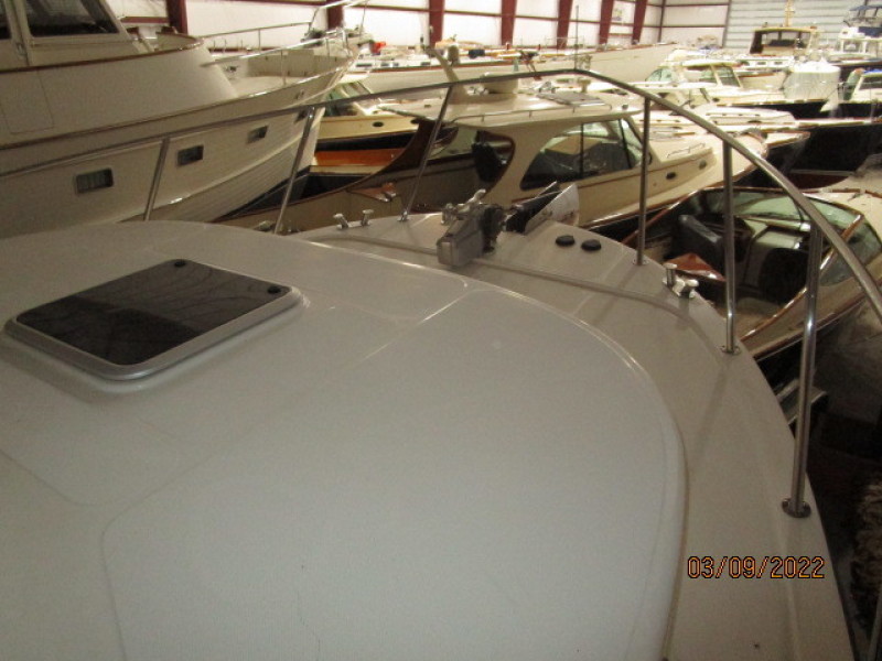 34' American Tug foredeck2