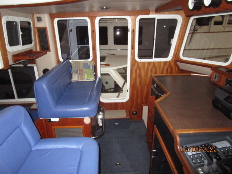 34' American Tug pilothouse port