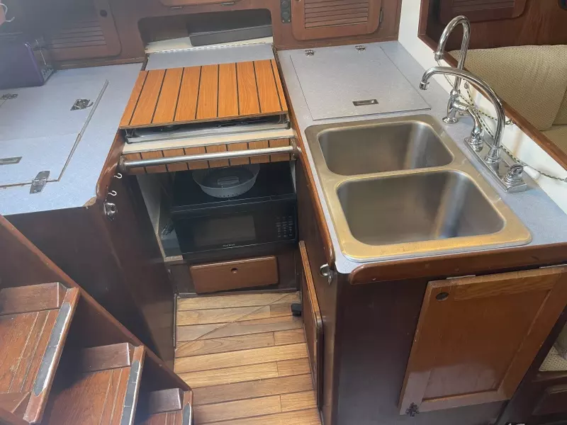 Nogara 38ft Morgan Yacht For Sale