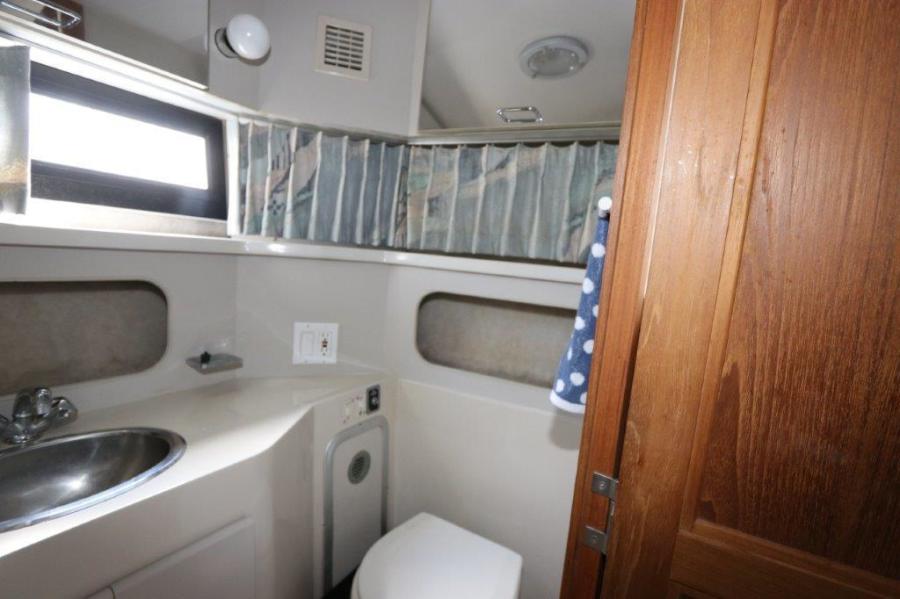 36' 1991 Carver AFT CABIN