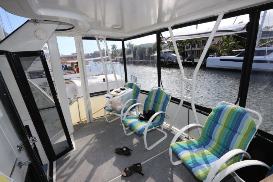 36' 1991 Carver AFT CABIN