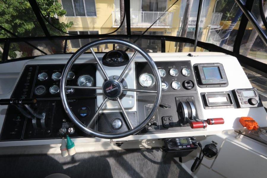 36' 1991 Carver AFT CABIN