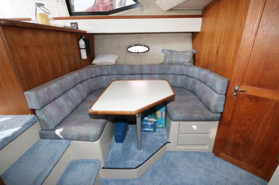 36' 1991 Carver AFT CABIN