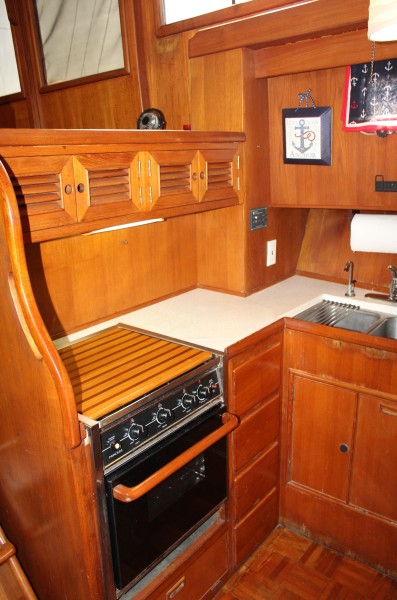 1986 Marine Trader Tradewinds