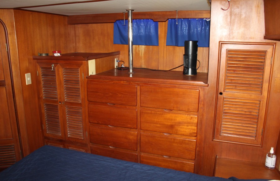 1986 Marine Trader Tradewinds