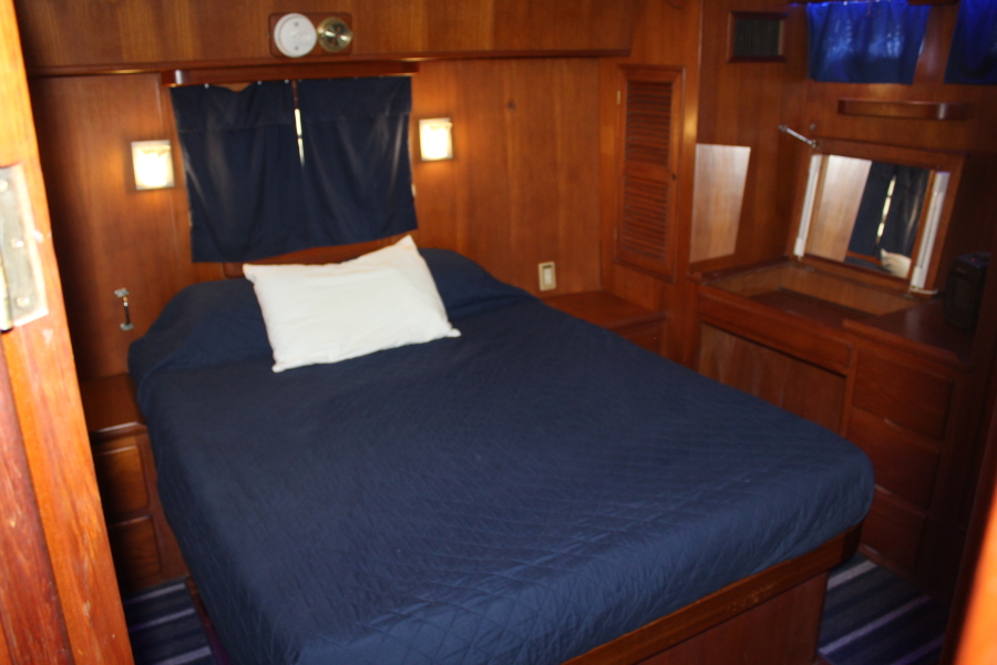 1986 Marine Trader Tradewinds