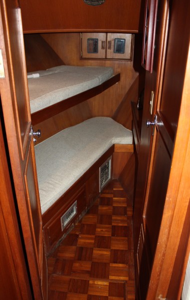 1986 Marine Trader Tradewinds