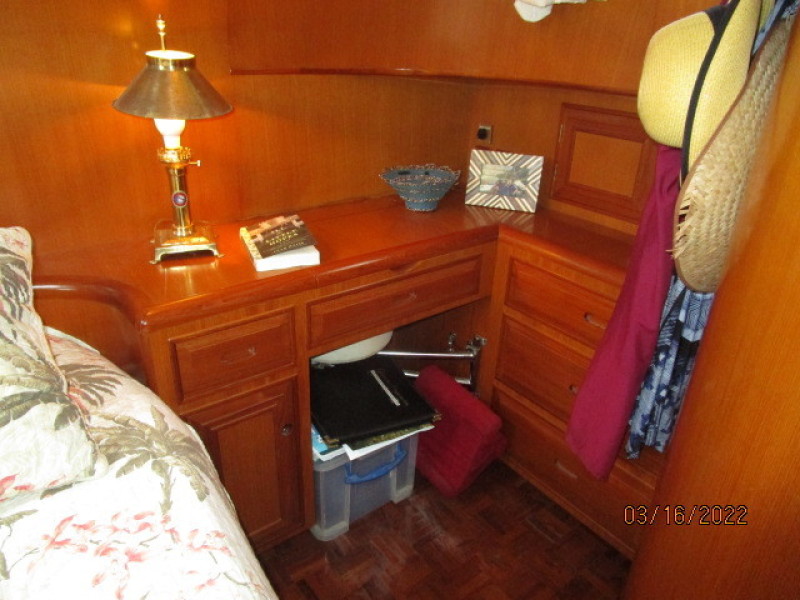 42' Ocean Alexander master stateroom port aft