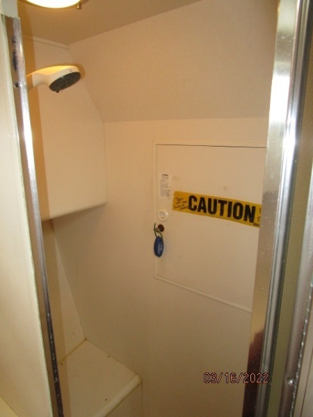 42' Ocean Alexander guest stateroom shower