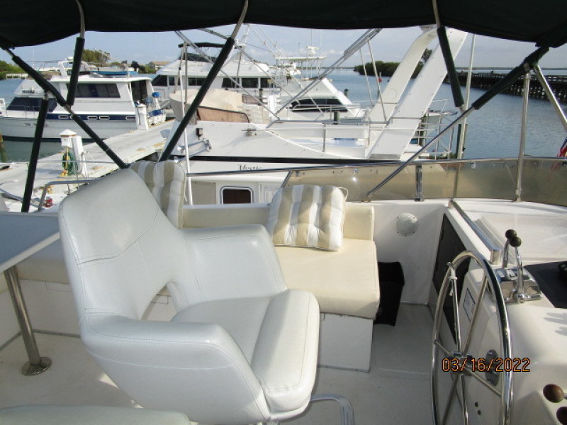 42' Ocean Alexander flybridge port