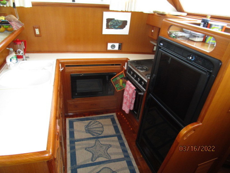 42' Ocean Alexander galley2