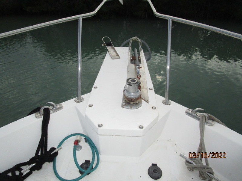 42' Ocean Alexander anchor windlass