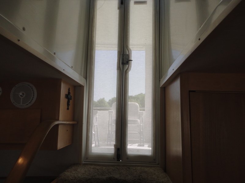 1995 Carver 370 Aft Cabin Motor Yacht