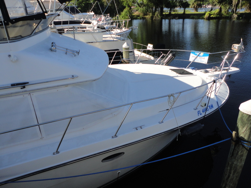 1995 Carver 370 Aft Cabin Motor Yacht