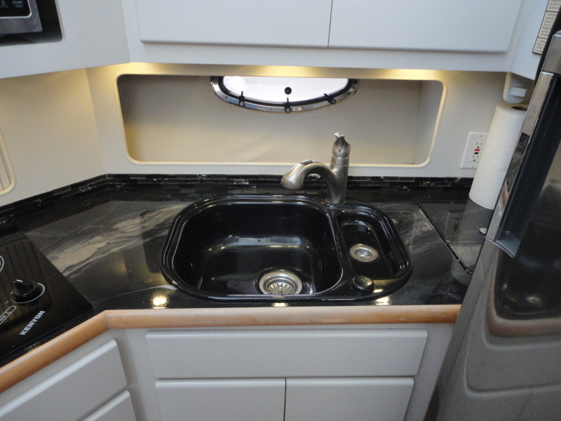 1995 Carver 370 Aft Cabin Motor Yacht