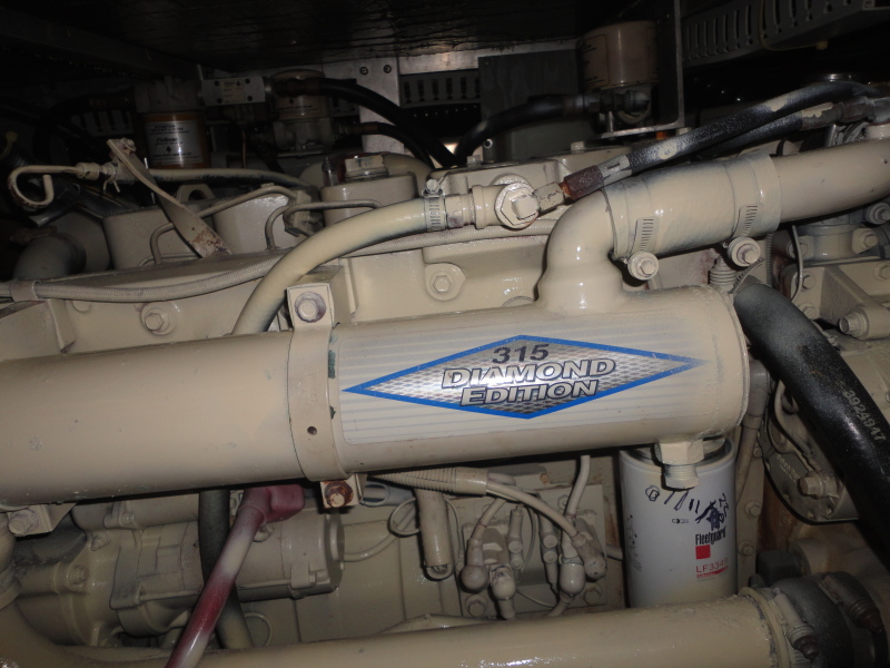 1995 Carver 370 Aft Cabin Motor Yacht