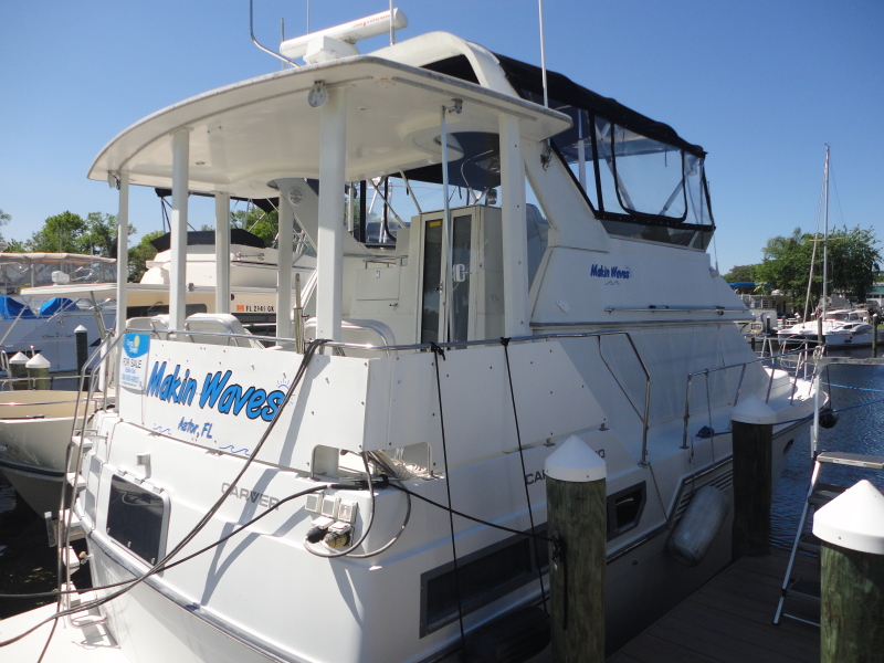 1995 Carver 370 Aft Cabin Motor Yacht