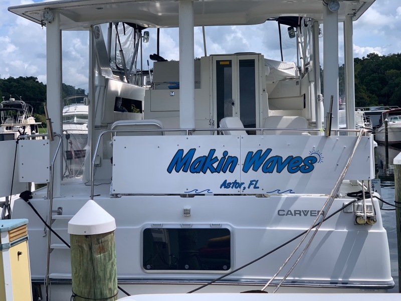 1995 Carver 370 Aft Cabin Motor Yacht
