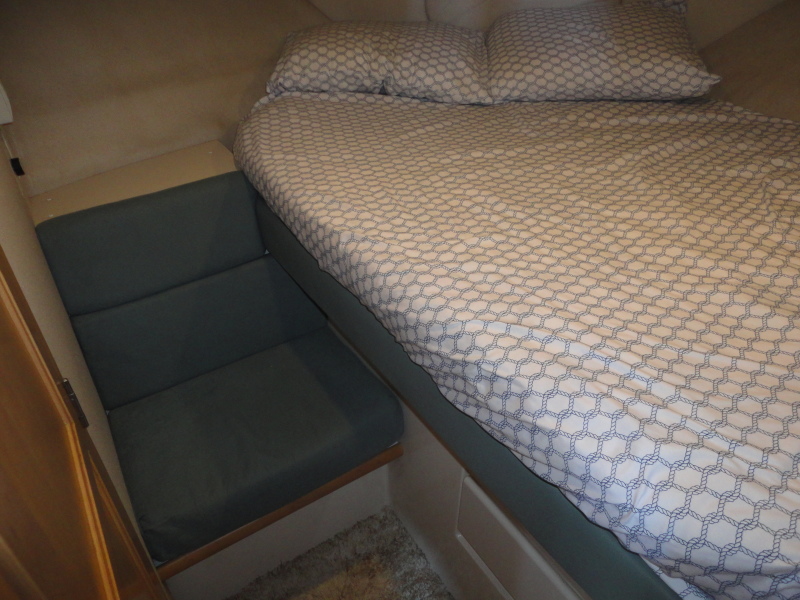 1995 Carver 370 Aft Cabin Motor Yacht