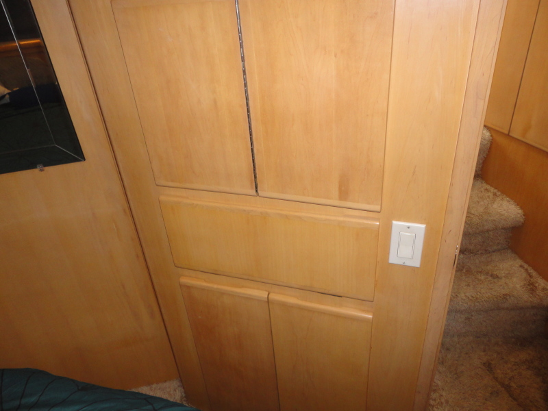 1995 Carver 370 Aft Cabin Motor Yacht