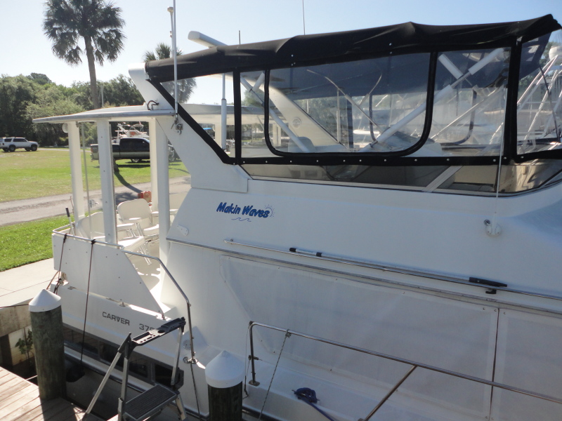 1995 Carver 370 Aft Cabin Motor Yacht