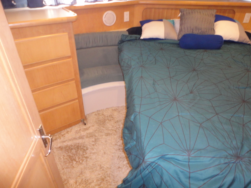 1995 Carver 370 Aft Cabin Motor Yacht