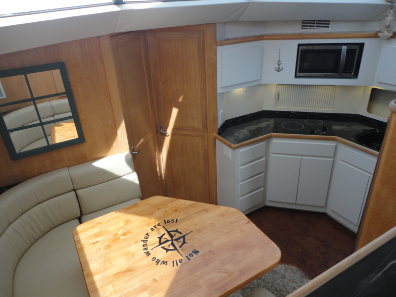 1995 Carver 370 Aft Cabin Motor Yacht
