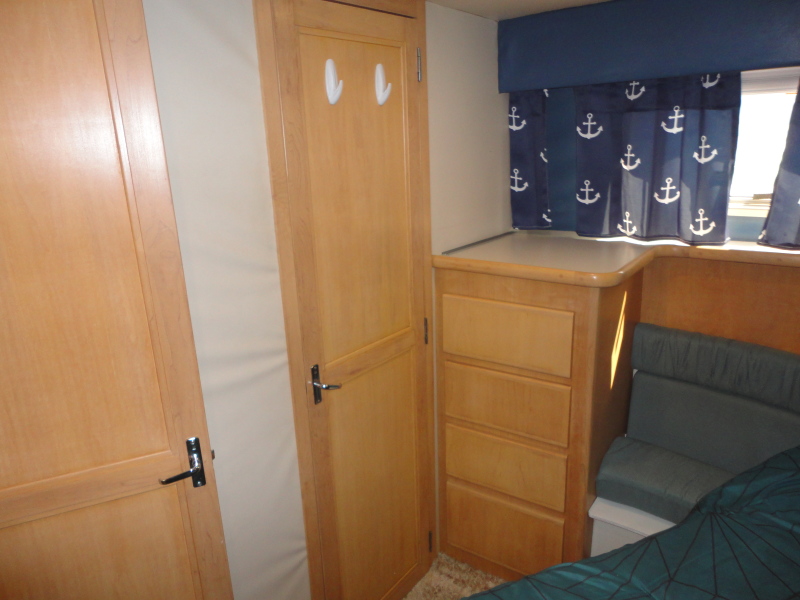 1995 Carver 370 Aft Cabin Motor Yacht