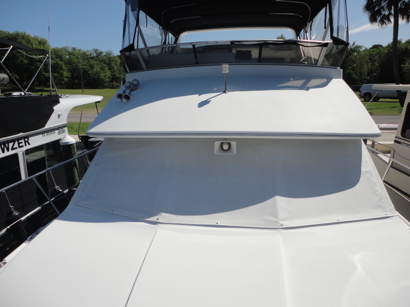1995 Carver 370 Aft Cabin Motor Yacht