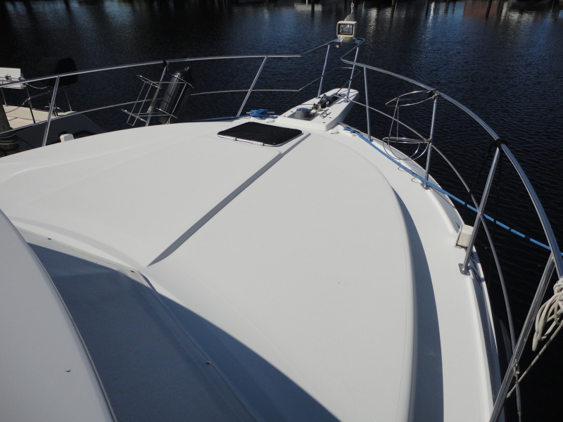 1995 Carver 370 Aft Cabin Motor Yacht