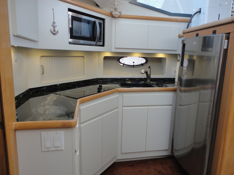 1995 Carver 370 Aft Cabin Motor Yacht