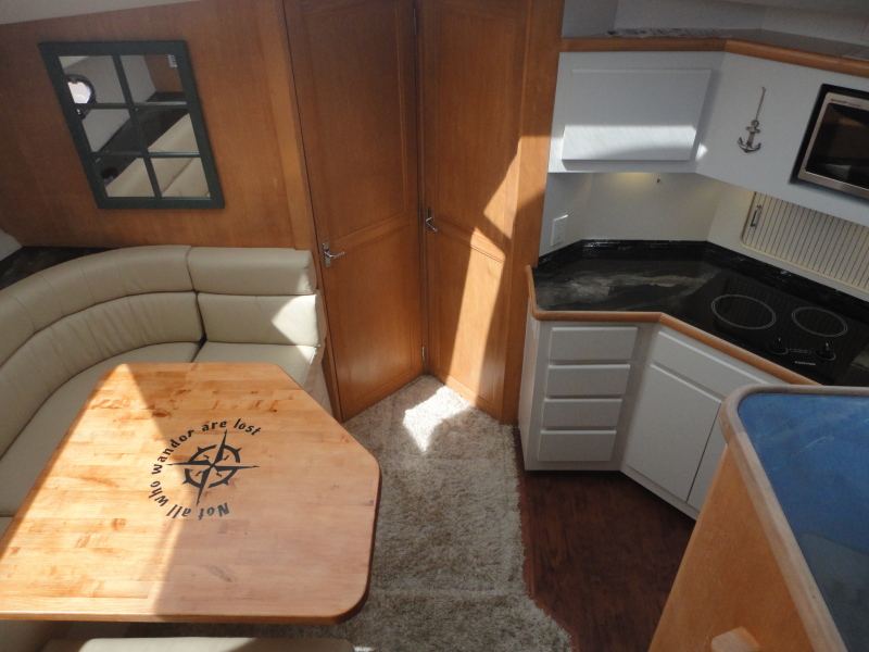 1995 Carver 370 Aft Cabin Motor Yacht